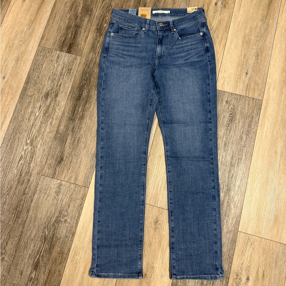 New Levi's Women's Classic Straight Leg Jeans in Blue